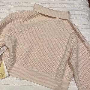 aritizia NWT cropped turtleneck sweater size small